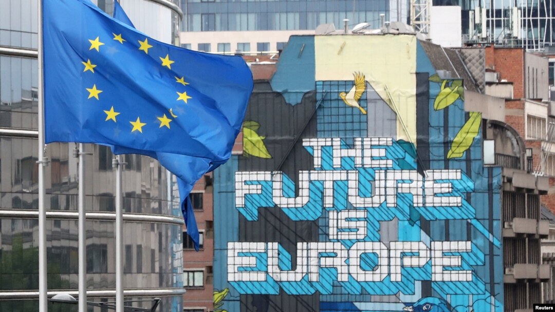 Sancționarea Rusiei și punerea la lucru a bunurilor înghețate în beneficiul Ucrainei, dar și migrația se află pe agenda Consiliului European de joi și vineri, de la Bruxelles. Invitatul surpriză: președintele Volodimir Zelenski, în persoană. 