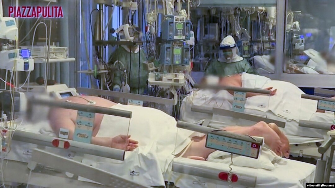 Pacijenti inficirani korona virusom, na aparatima u bolnici u Kremoni na severu Italije