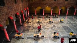 Gradska vijećnica u Štokholmu poznata kao mjesto banketa u okviru dodjela Nobelove nagrade, pretvorena je u februaru 2021. u centar za vakcinisanje