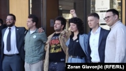 Optuženi studenti ispred Palate pravde u Beogradu, 8. april 2026. 