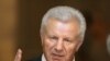 Поздно вечером в понедельник председатель Верховной Рады, лидер социалистов Александр Мороз в телеобращении к украинскому народу заявил, что у президента нет законных оснований для роспуска парламента
