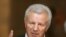 Поздно вечером в понедельник председатель Верховной Рады, лидер социалистов Александр Мороз в телеобращении к украинскому народу заявил, что у президента нет законных оснований для роспуска парламента