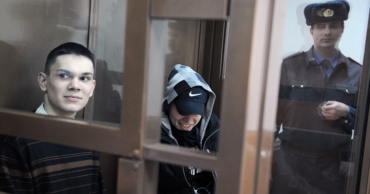 Yalangoch oq tatar ayollari Porno yubka ichida orgazm