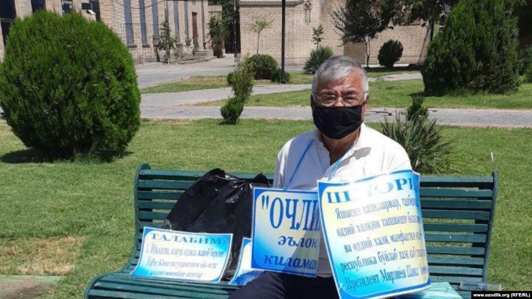 Меҳмонхонаси бузилган тадбиркор Носир Зокиров Қўқон ҳокимлиги олдида очлик эълон қилди