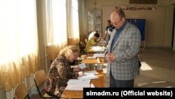 Дільниця для голосування в Сімферополі, 22 травня 2016 року