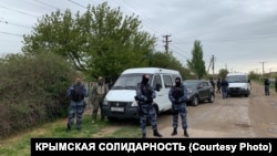 Обшук у селі Завітне Совєтського району. Анексований Крим, 2021 рік