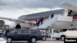 Candidatul republican Donald Trump ajunge în Milwaukee, la Convenția Republicană, la doar o zi după tentativa de asasinat asupra lui.