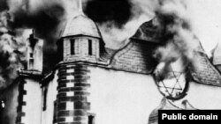 «Кришталева ніч» у німецькому місті Зіґені - горить синагога – 10 листопада 1938 р.