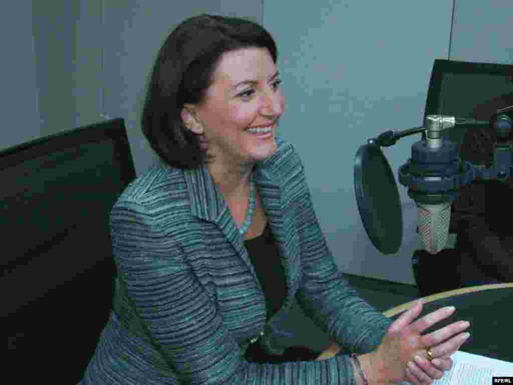 Češka - Predsjednica Kosova Atifete Jahjaga posjetila je RSE i dala intervju za naš radio, 10.10.2011. Foto: RSE / Mladen Marilović 