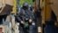 Një pjesëtar i njësive speciale të Policisë së Kosovës në Jarinjë.