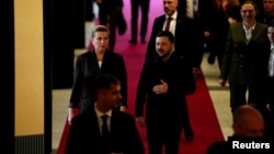 Volodimir Zelenski ajunge la Summitul de la Copenhaga.