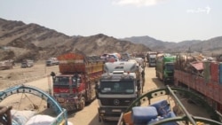 له پاکستانه په زور د افغان کډوالو اېستل روان دي