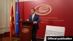 Nikola Dimitrov na pres-konferenciji, Skoplje