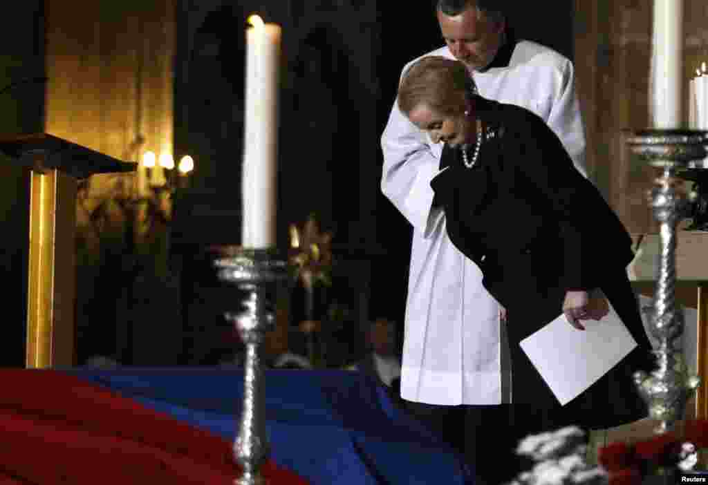 Czech Republic - Former U.S. Secretary of State Madeleine Albright pays her respects in front of the coffin of late former President Vaclav Havel during the funeral ceremony inside Prague Castle's St. Vitus Cathedral, 23Dec2011