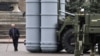 Un sistem de rachete S-400 "Triumph" expus la o expoziție de armament la Sevastopol