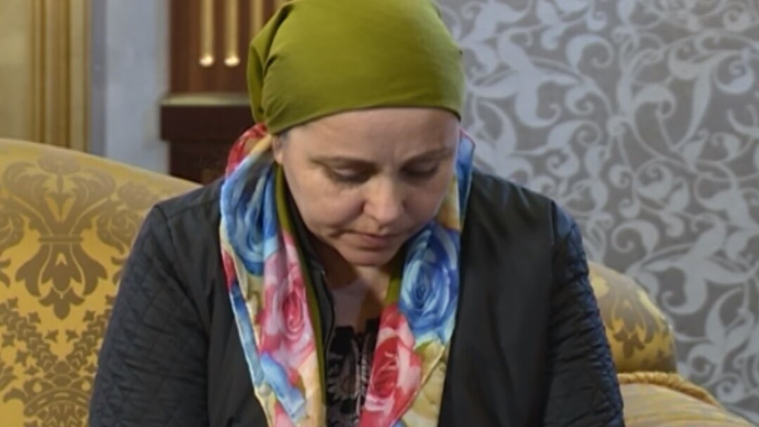 Олар оны орманда ұстап алып, байлап, ұрып-соқты.