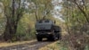 Українські військові на HIMARS поблизу лінії фронту на Донеччині, 9 жовтня 2025 року