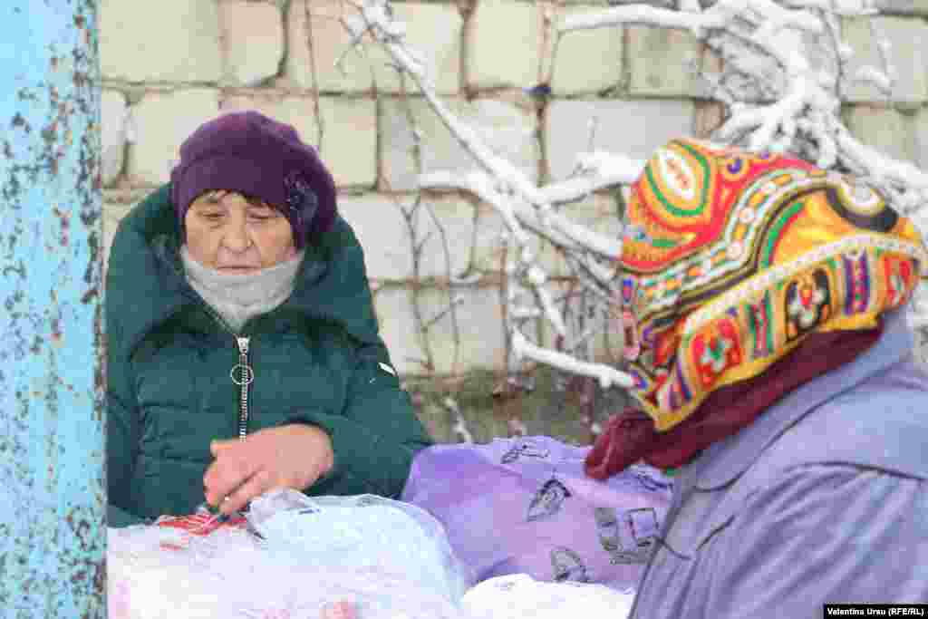 Moldova - people and places in Ciuciuleni, H&#226;ncești