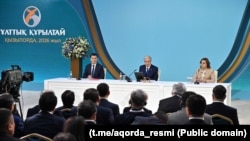 Қазақстан президенті Қасым-Жомарт Тоқаев (ортада) Ұлттық құрылтайда Қызылорда, 20 қаңтар, 2026 жыл. 