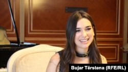 Dua Lipa 