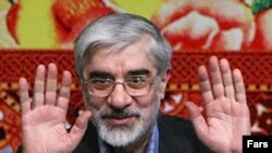 میرحسین موسوی رسما نامزدی خود را اعلام کرد و به گروه نامزدهای اصلاح‌طلب، خاتمی و کروبی، پیوست.