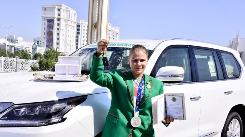 Türkmenistanyň gazanan ilkinji we ýeke-täk olimpik medaly üçin prezidentiň ogly taryplanýar