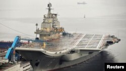 Перший китайський авіаносець