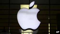 Apple se confruntă cu trei anchete ale Uniunii Europene legate de practicile sale de afaceri referitoare la concurență. 