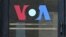 Через кілька годин після указу про скорочення USAGM співробітників «Голосу Америки» відправили в адміністративну відпустку, а приміщення закрили.
