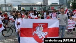 Many Belarusians living in exile in Poland joined the demonstration in Warsaw on August 8. 
