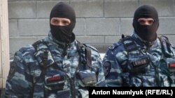 Сотрудники российской полиции в Крыму