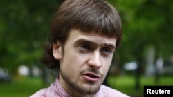 Петр Верзилов - муж Надежды Толоконниковой, осужденной участницы группы Pussy Riot