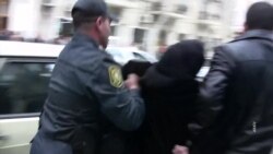 Həbslərlə bağlı yeni rəqəm: Müxalif lider Qərbi qınayır, komissiya üzvü 'fakta əsaslanın' deyir