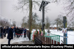 Старшыня польскага Сэйму Уладзімеж Чажасты на месцы памяці ахвяраў крывавага рэйду Рамуальда Райса „Бурага“ на Падляшшы