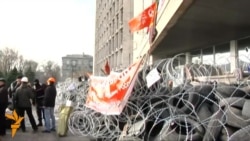 Pro-Russian Demonstrators Still On Donetsk Square