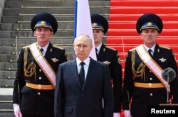 Президент России Владимир Путин выступает перед военнослужащими российских воинских частей, Национальной гвардии и служб безопасности. Москва,27 июня 2023 года