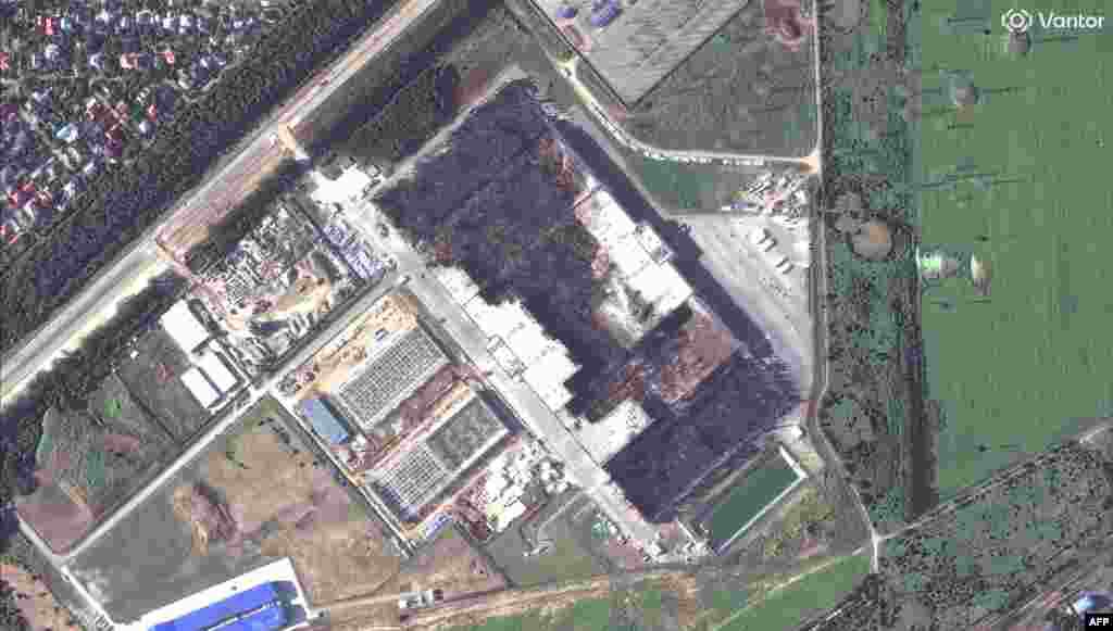 A Wildberries warehouse in Krasnodar, Russia, on July 21 and then again on August 5, about two weeks after a Ukrainian drone strike.