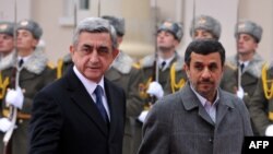 Serzh Sarkisian və Mahmud Ahmadinejad Yerevanda, 23 dekabr 2011