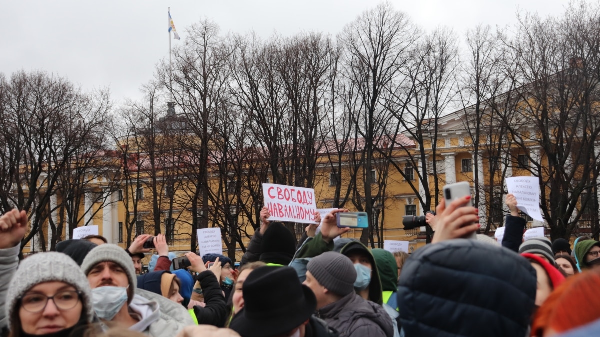 Суд в Череповце присудил стороннику Навального компенсацию от МВД