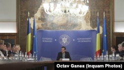 Guvernul spune că vrea să îndrepte „anomalia” prin care șefii de consilii județene sunt aleși prin vot direct și invocă în sprijinul demersului său chiar Constituția 