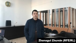 Aktobe. Alibek Moldin gaýtadan sud otagyna getirildi. 22-nji noýabr, 2019.