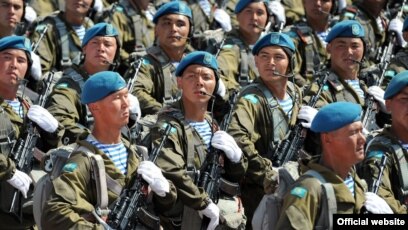 Әскерде қызды былғап алған Әскерде қызды былғап алған