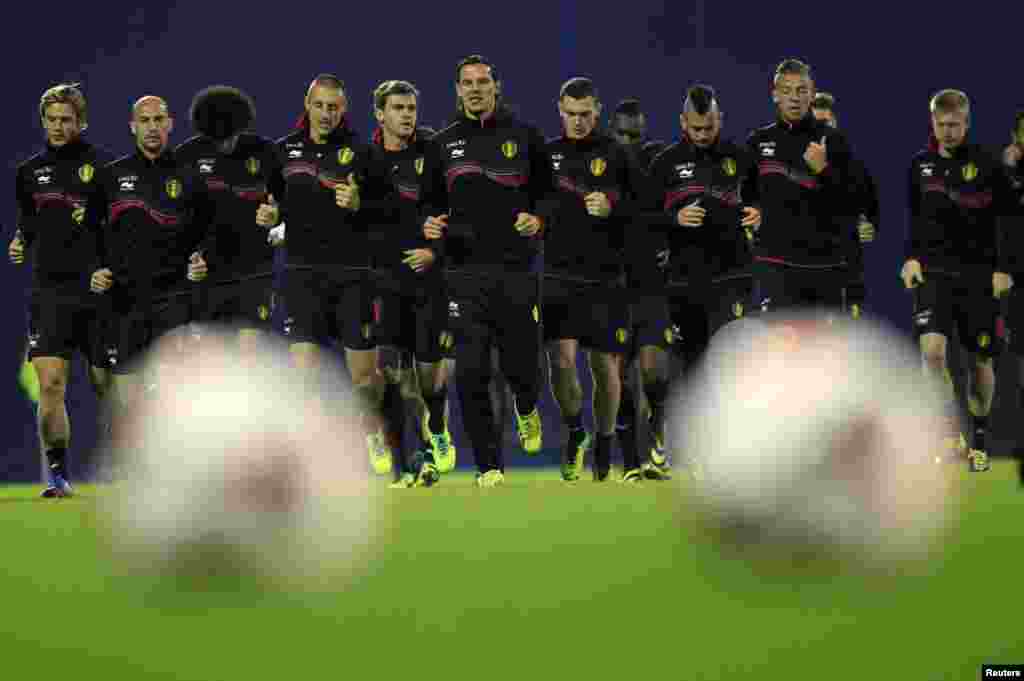 Belgijski reprezentativci na treningu u Zagrebu, 10. oktobar 2013. Foto: Reuters / Antonio Bronić 