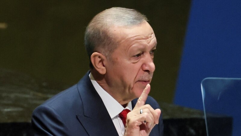 Erdogan: Turqia e mbështet Azerbajxhanin në “ruajtje të integritetit territorial”