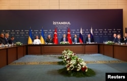 Україна й Росія проводять мирні переговори в Стамбулі, Туреччина, 23 липня 2025 року