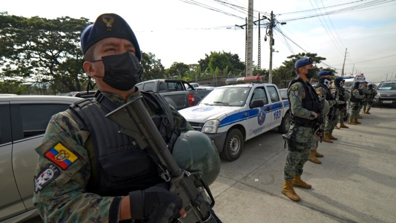 Полиси Эквадор гуфт, ки вазъ дар зиндонро назорат мекунад 