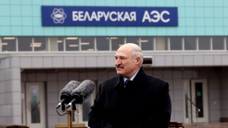 Лукашенко гуфт, ба зудӣ қисме аз салоҳиятҳояшро тақсим мекунад 