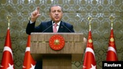 Recep Tayyip Erdoğan Ankaradakı prezident sarayında çıxış edib
