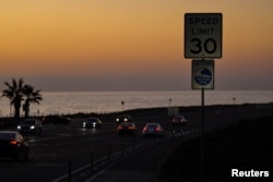 Avertizare de tsunami pe autostrada Pacific Coast, pe țărmul Pacificului, California. 29 iulie 2025.