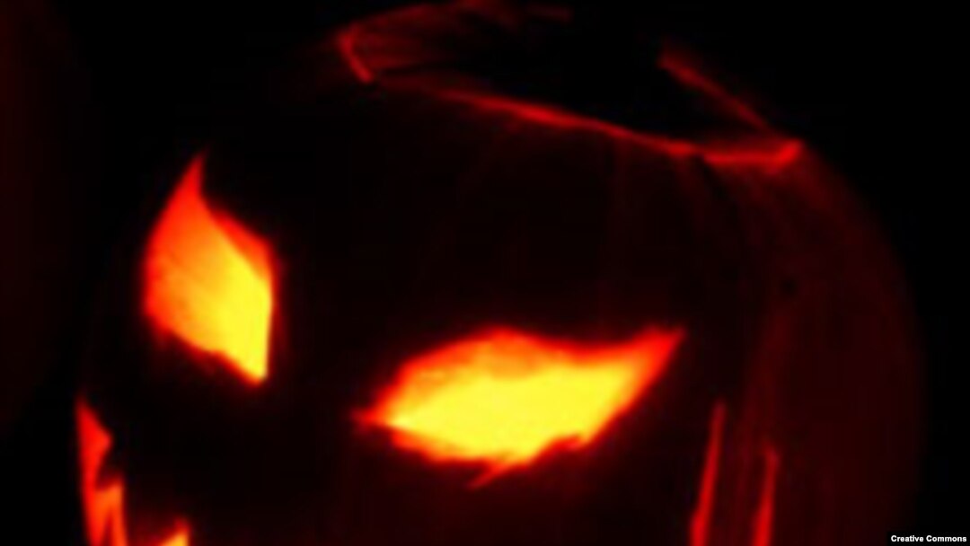 Jack O'Lantern. Джек-Фонарик. Тыква со вставленным фонариком - символ Хеллоуина